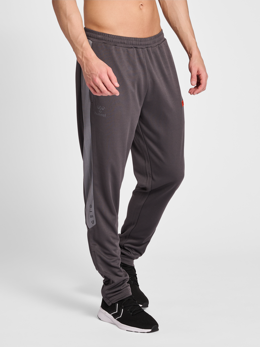hmlPRO GRID POLY PANTS, FORGED IRON/QUIET SHADE, model