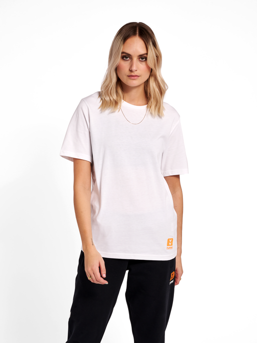 hmlLGC LEON T-SHIRT, 9709, model