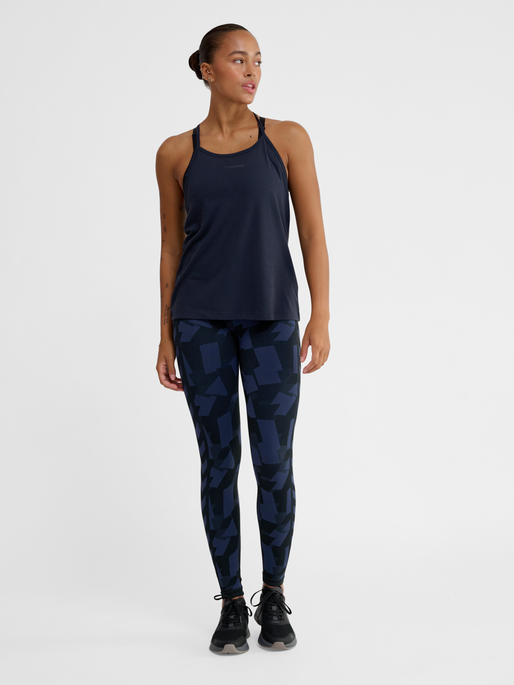 hmlMT VANJA STRAP TANKTOP, NIGHT SKY, model
