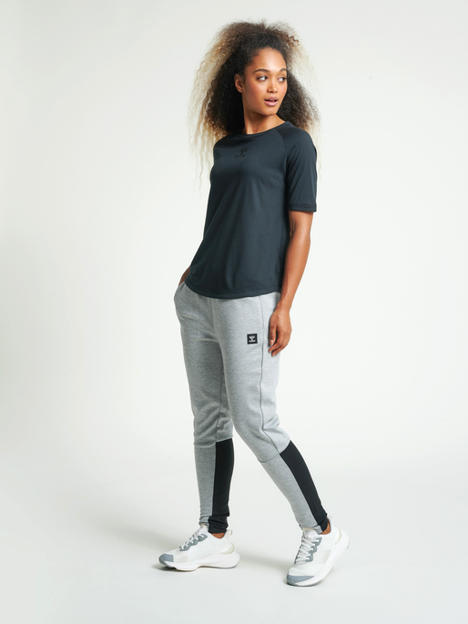 hmlVANJA T-SHIRT S/S, 2001, model