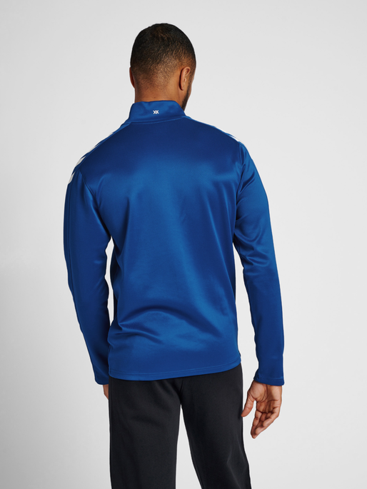 hmlCORE XK POLY ZIP SWEAT, TRUE BLUE, model