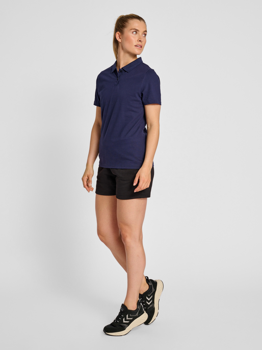 hmlRED STRETCH POLO WOMAN, MARINE, model