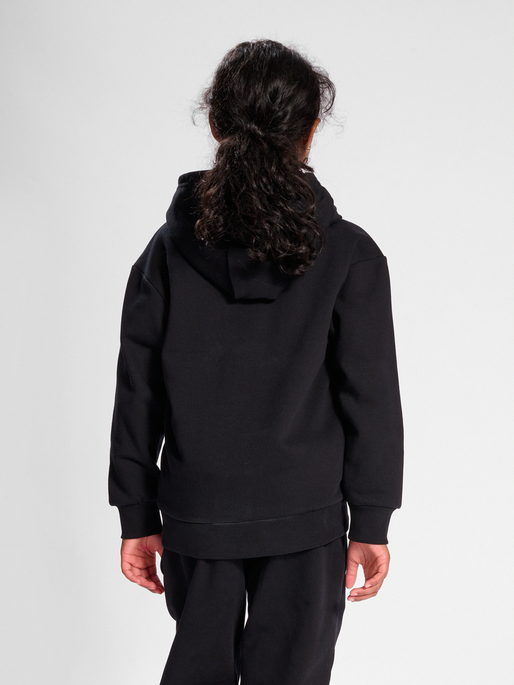 hmlDARE HOODIE, 2001, model