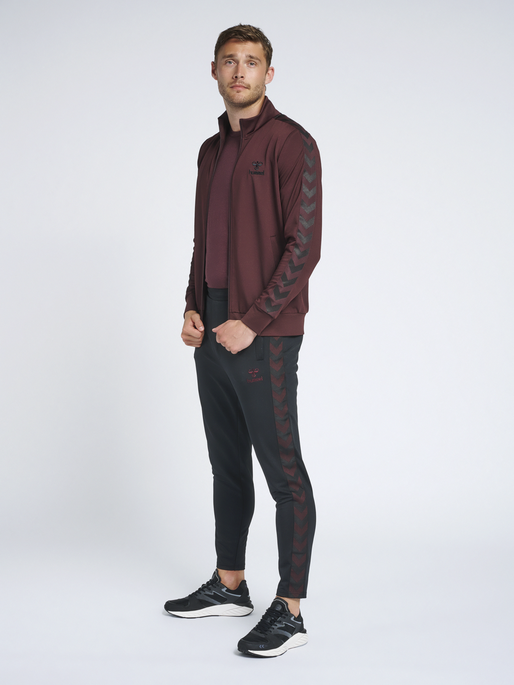 hmlNATHAN 2.0 TAPERED PANTS, 2112, model
