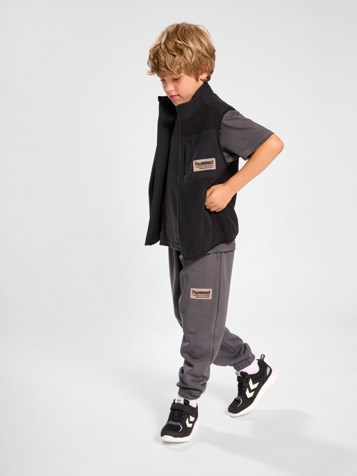 hmlDARE FLEECE VEST, 2001, model