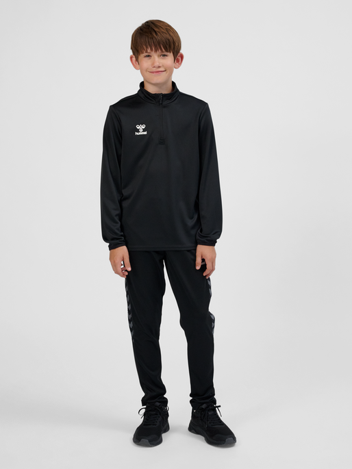 hmlESSENTIAL HALF-ZIP KIDS, BLACK, model