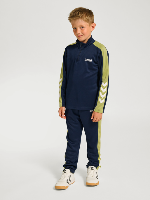 hmlJR GOAL PANTS, DRESS BLUES, model