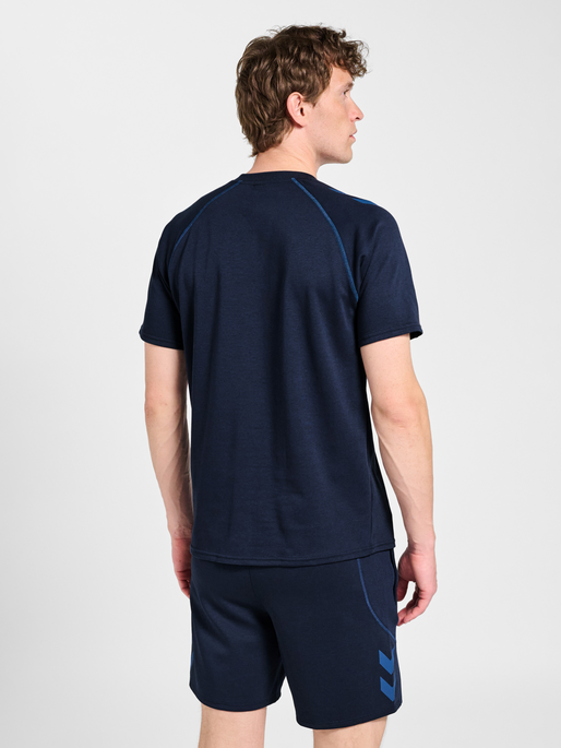 hmlMOVE 2.0 T-SHIRT S/S, MARINE, model
