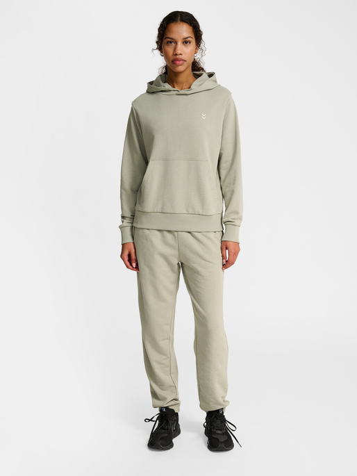 hmlPULSE W SWEAT HOODIE, SEAGRASS, model