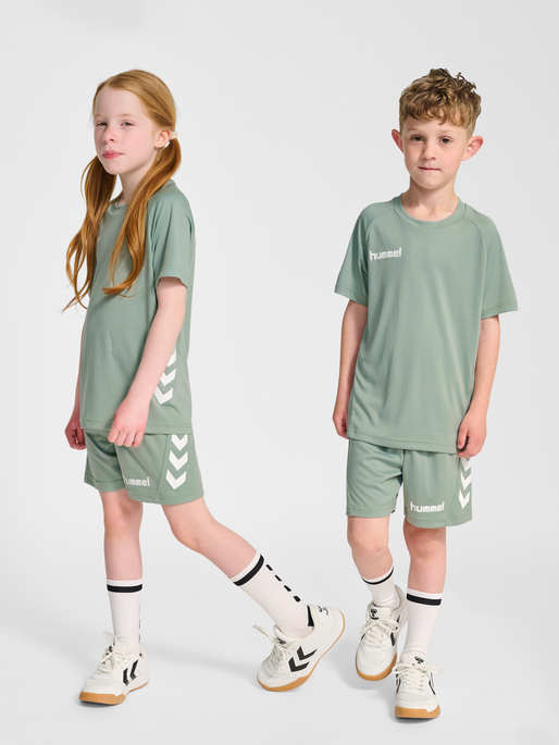 hmlPROMO KIDS SET, ICEBERG GREEN, model