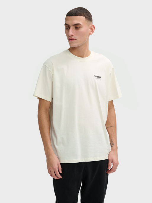 hmlLGC ALEX BOXY T-SHIRT, EGRET, model