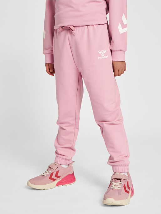 hmlVENTI TRACKSUIT, ZEPHYR, model