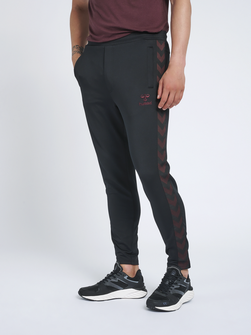 hmlNATHAN 2.0 TAPERED PANTS, 2112, model