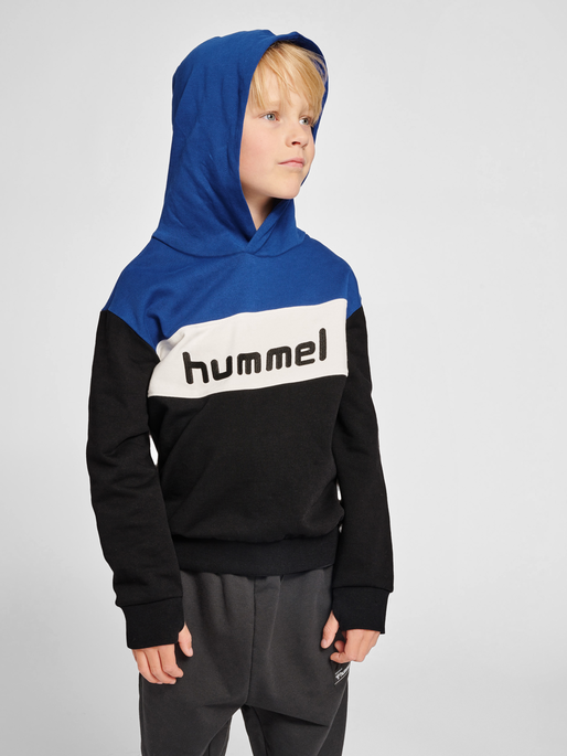 hmlMORTEN HOODIE, SODALITE BLUE, model