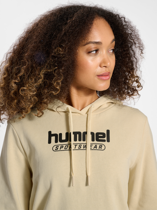 hmlBOOSTER WOMAN HOODIE, WOOD ASH, model