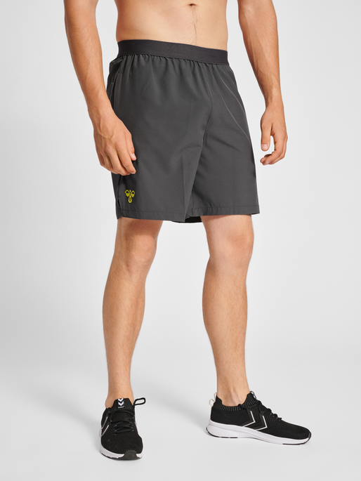 hmlGG12 TRAINING SHORTS, 2162, model