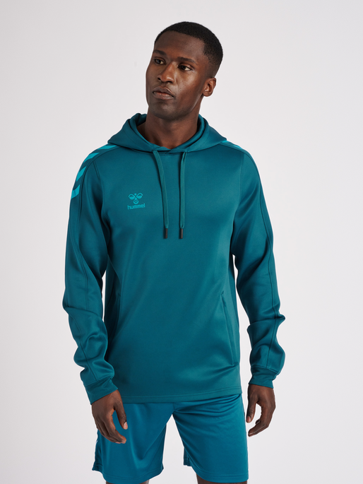 hmlCORE XK POLY SWEAT HOODIE, BLUE CORAL, model