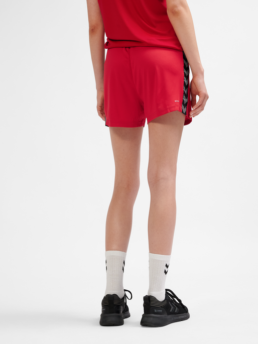hmlAUTHENTIC PL SHORTS WOMAN, TRUE RED, model