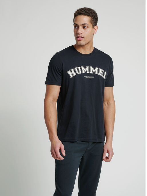 hmlVARSITY T-SHIRT, 2001, model