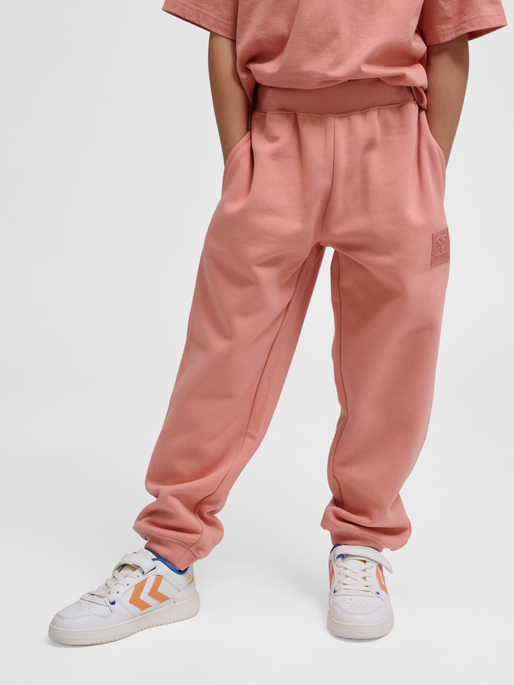 hmlCLEAN ADJUSTABLE PANTS, ROSE DAWN, model