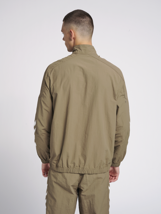 hmlNIKKI ZIP JACKET, 8058, model