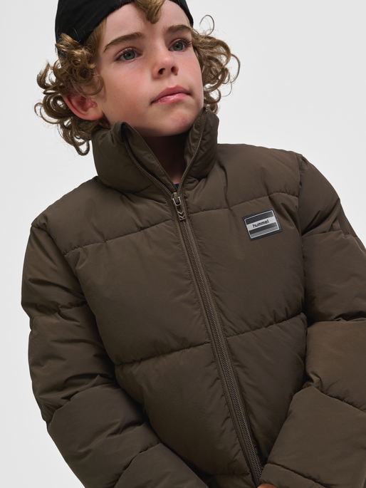 hmlCRISP TEX JACKET, MAJOR BROWN, model