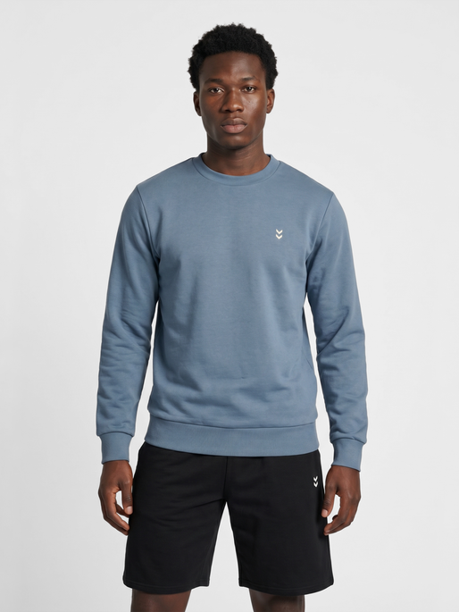 hmlPULSE SWEAT CREWNECK, FLINT STONE, model