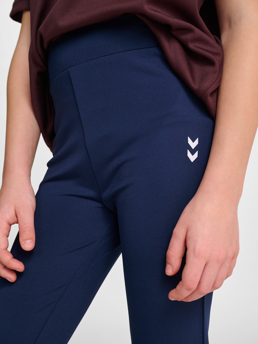 hmlNANA FLAIR TIGHTS, BLACK IRIS, model