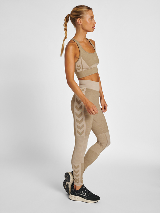 hmlCLEA SEAMLESS  SPORTS TOP, CHATEAU GRAY/DRIFTWOOD MELANGE, model