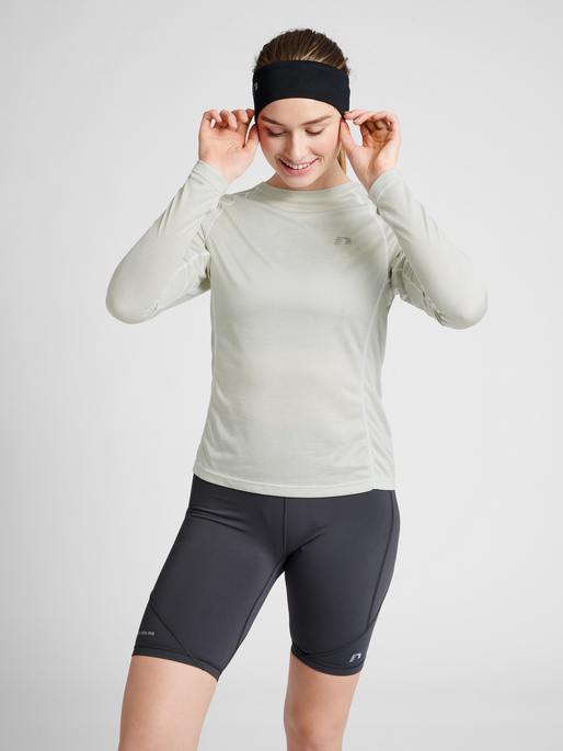 WOMEN RUNNING L/S, 1113, model