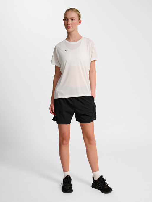 nwlBEAT W T-SHIRT, WHITE, model