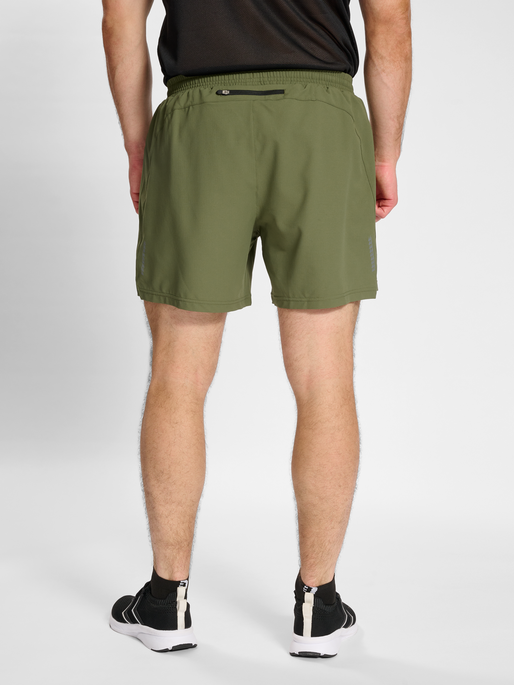 nwlDALLAS SHORTS MEN, FOUR LEAF CLOVER, model