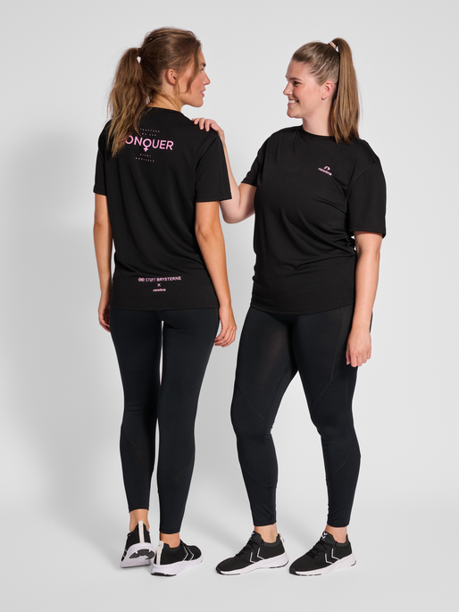 nwlSB S/S RUNNING TEE, BLACK, model