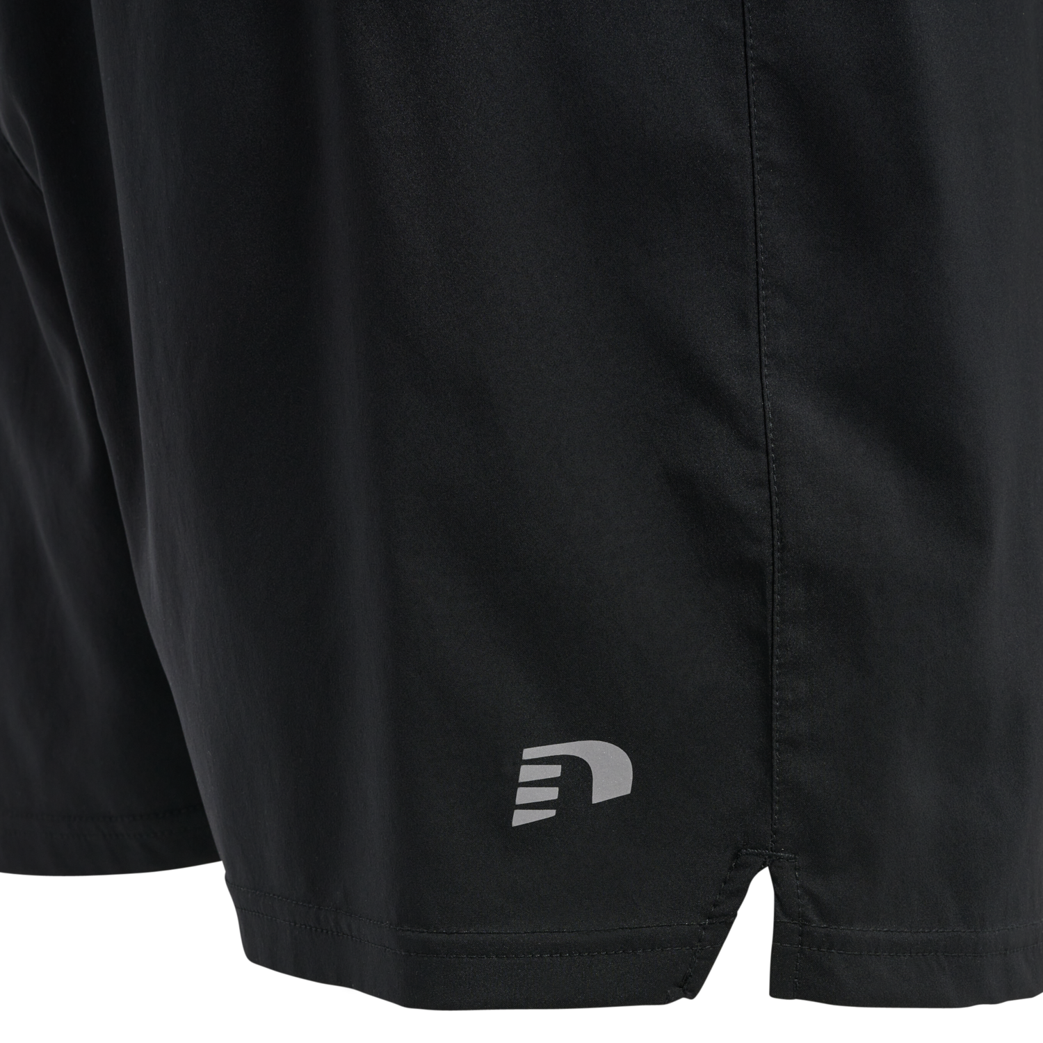 MEN CORE RUNNING SHORTS, BLACK, packshot