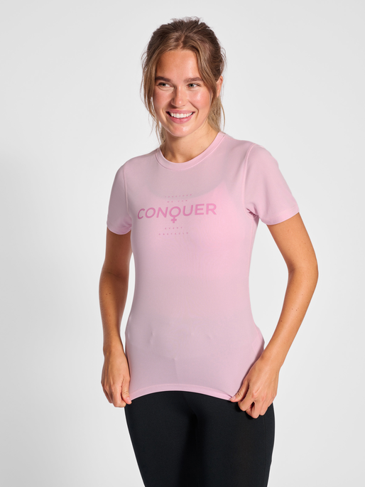 nwlSB S/S RUNNING T-SHIRT WO, PINK LADY, model