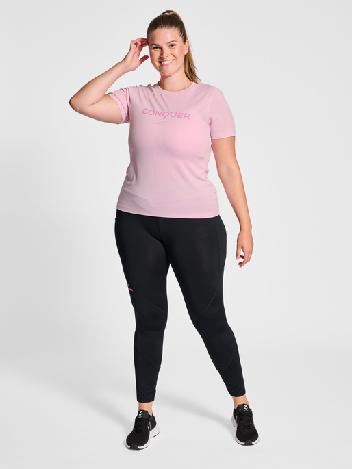 nwlSB S/S RUNNING T-SHIRT WO, PINK LADY, model