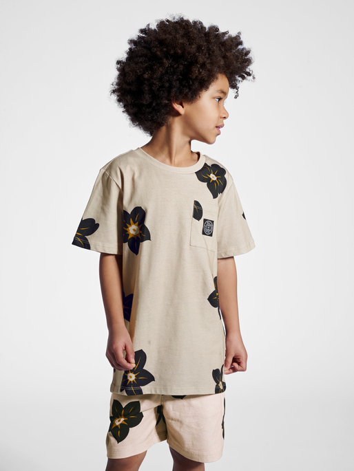 stmJAREL T-SHIRT S/S, 8076, model