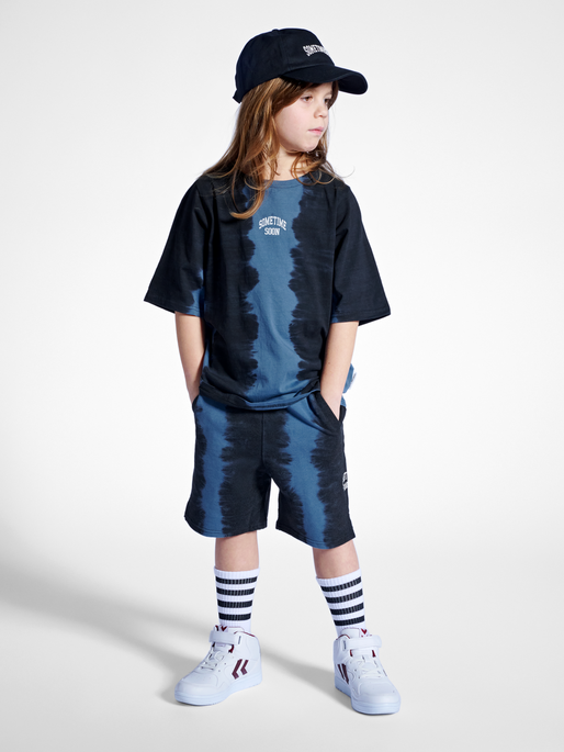 stsRIVER SHORTS, TRUE BLUE/BLACK, model