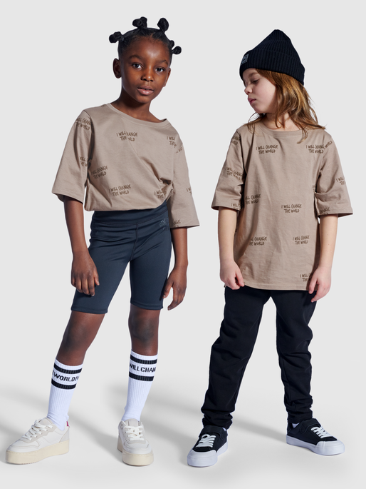 stsMILOS T-SHIRT S/S, SEPIA TINT, model