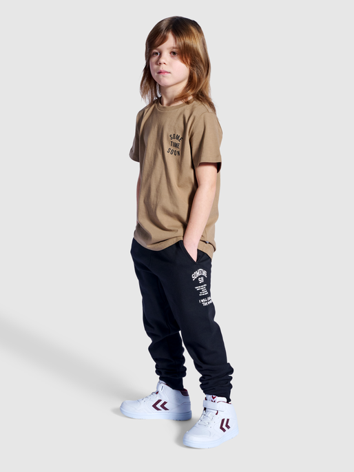 stmDIMAS PANTS, BLACK, model